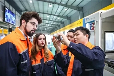 Case Study: Kev koom ua ke ntawm CNC Technology Thiab Kev Kawm Ua Haujlwm Nta...
